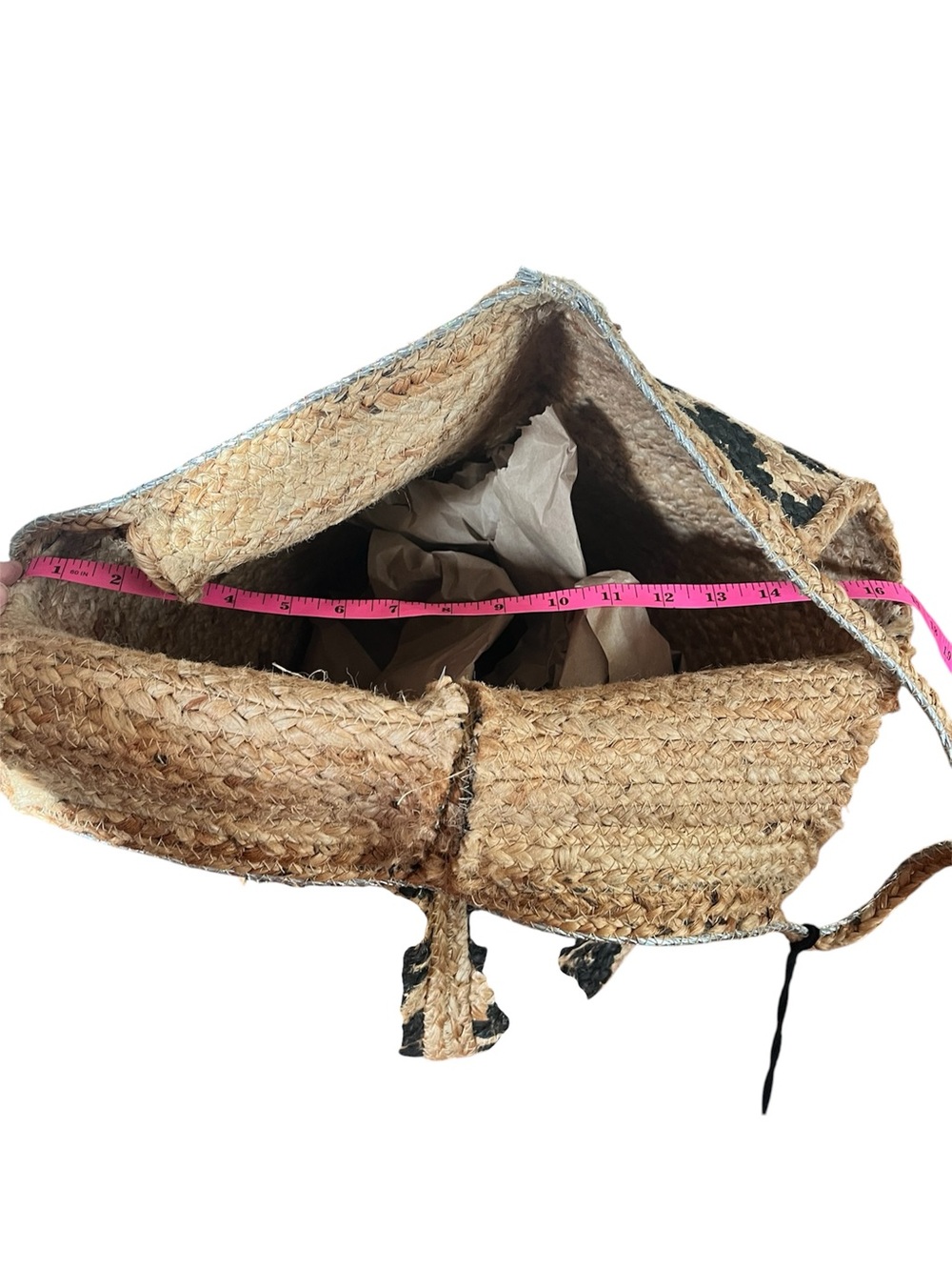 Large Tan & Black Woven floral Jute Floral Bag w/black tassel cowrie shells. - Picture 10 of 11
